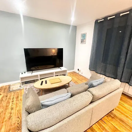 Meubles Saint Marc アパート ブレスト