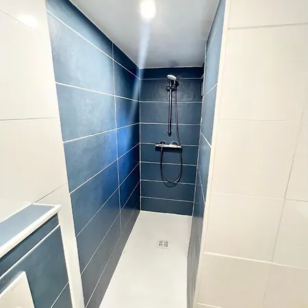 Meubles Saint Marc ブレスト